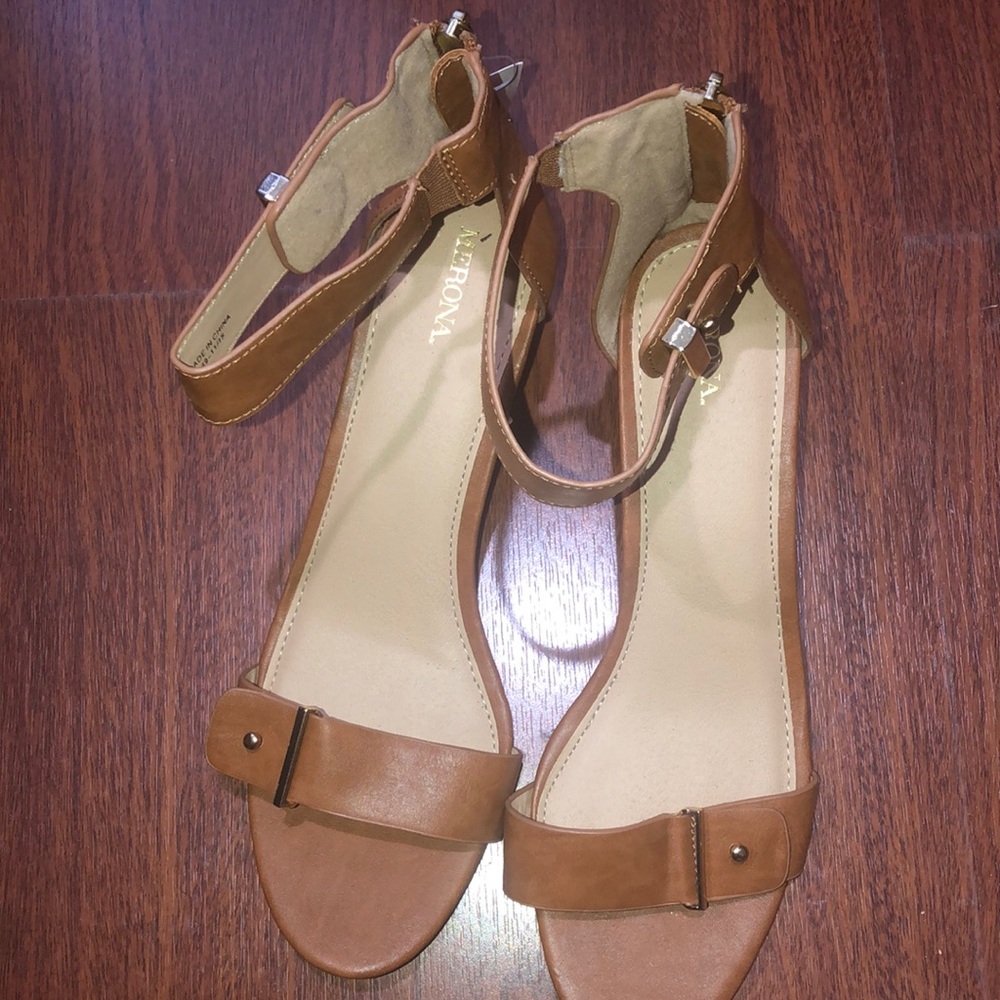 Brown Size 11 wedge heel